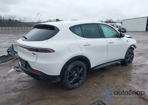 2024 Dodge Hornet R/T Eawd из США, поврежденный, VIN ZACPDFCWXR3A20017